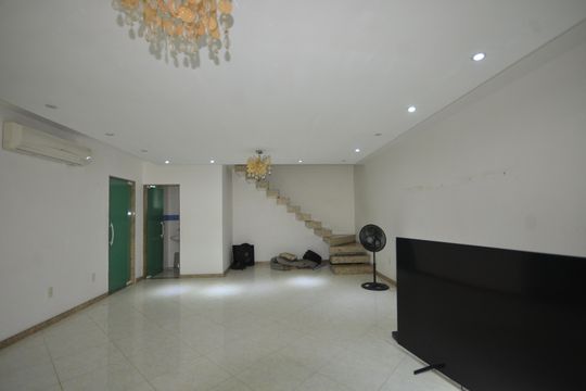 Casa à venda com 4 quartos, 360m² em Vila Valqueire, Rio de Janeiro