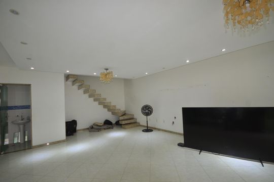Sala de casa à venda com 4 quartos, 360m² em Vila Valqueire, Rio de Janeiro