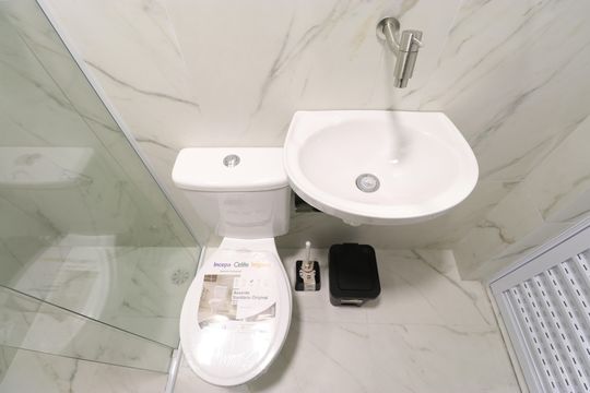 Banheiro de kitnet/studio para alugar com 1 quarto, 16m² em Barra Funda, São Paulo