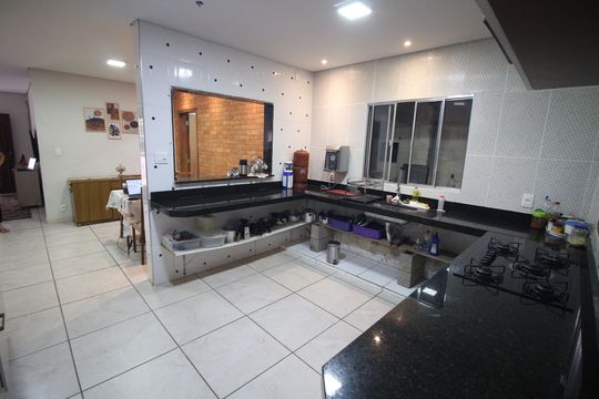 Cozinha de casa à venda com 3 quartos, 224m² em Jardim Filadelfia, Belo Horizonte