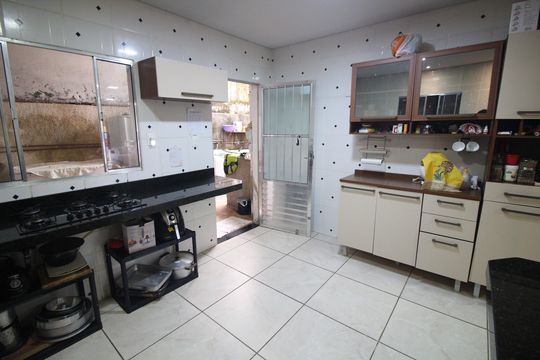 Cozinha de casa à venda com 3 quartos, 224m² em Jardim Filadelfia, Belo Horizonte