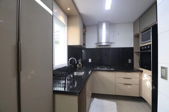 Cozinha - Armários de casa de condomínio à venda com 3 quartos, 150m² em Marechal Rondon, Canoas