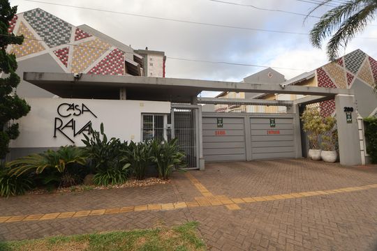 Fachada de casa de condomínio à venda com 3 quartos, 150m² em Marechal Rondon, Canoas