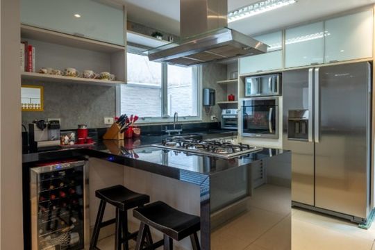 Cozinha de casa de condomínio à venda com 3 quartos, 205m² em Jardim Colombo, São Paulo