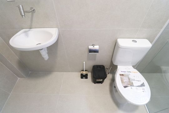 Banheiro de kitnet/studio para alugar com 1 quarto, 26m² em Barra Funda, São Paulo
