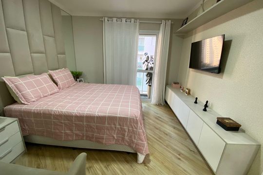 Quarto de apartamento à venda com 3 quartos, 112m² em Jardim Maria Rosa, Taboão da Serra
