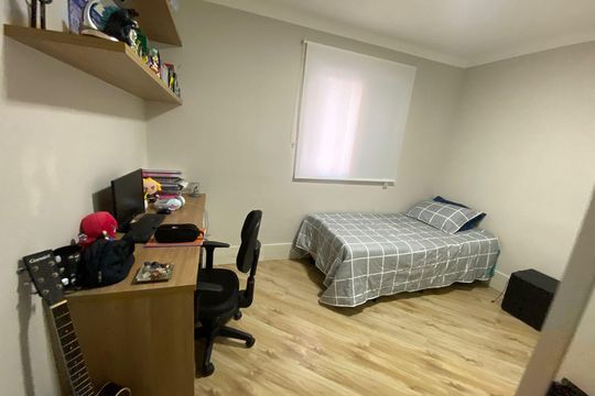 Quarto de apartamento à venda com 3 quartos, 112m² em Jardim Maria Rosa, Taboão da Serra