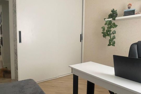 Quarto de apartamento à venda com 3 quartos, 112m² em Jardim Maria Rosa, Taboão da Serra