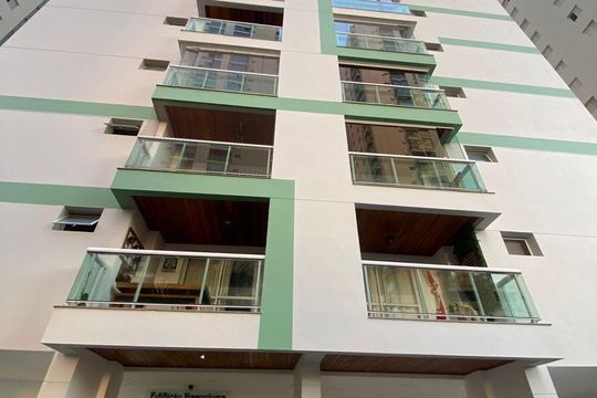 Fachada de apartamento à venda com 3 quartos, 112m² em Jardim Maria Rosa, Taboão da Serra