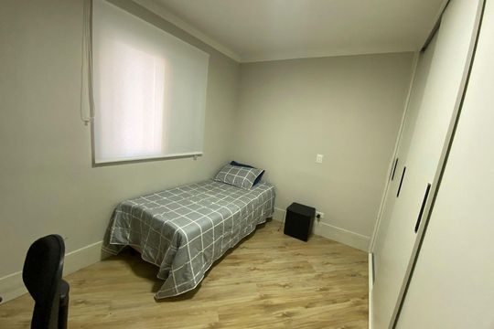 Quarto de apartamento à venda com 3 quartos, 112m² em Jardim Maria Rosa, Taboão da Serra