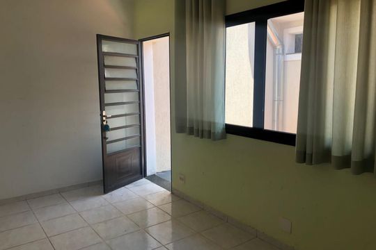Casa para alugar com 3 quartos, 223m² em Jardim Sao Jose, São Paulo