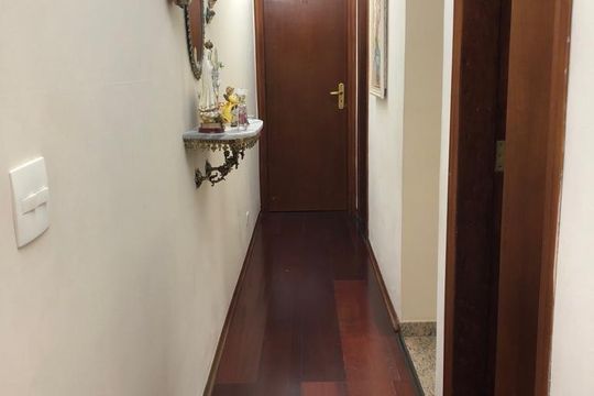 Corredor de casa para alugar com 3 quartos, 223m² em Jardim Sao Jose, São Paulo