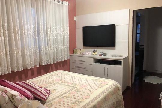 Quarto de casa para alugar com 3 quartos, 223m² em Jardim Sao Jose, São Paulo