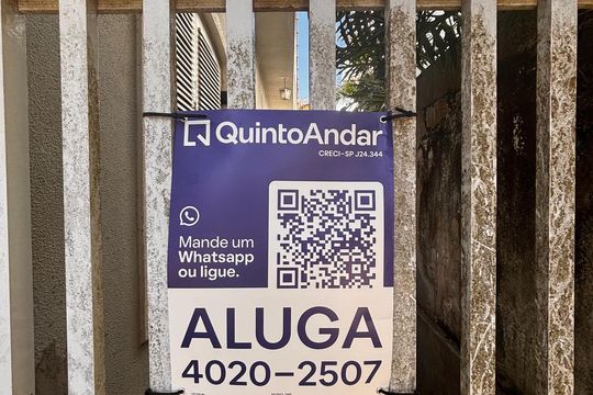 Placa  de casa de condomínio para alugar com 4 quartos, 600m² em Aldeia da Serra, Barueri