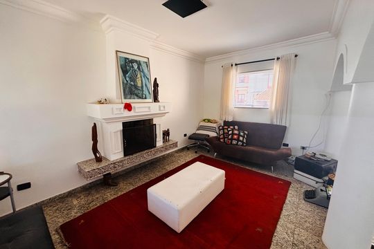 Sala  de casa de condomínio para alugar com 4 quartos, 600m² em Aldeia da Serra, Barueri