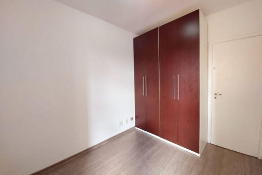 Apartamento à venda com 4 quartos, 105m² em Jardim Tupanci, Barueri