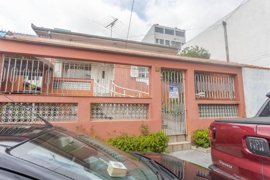 Fachada + Placa  de casa para alugar com 2 quartos, 250m² em Piraporinha, Diadema