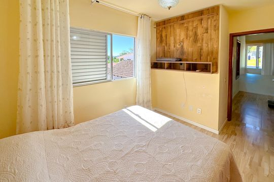 Quarto 1 de casa para alugar com 4 quartos, 167m² em Cachoeira do Bom Jesus Leste, Florianópolis
