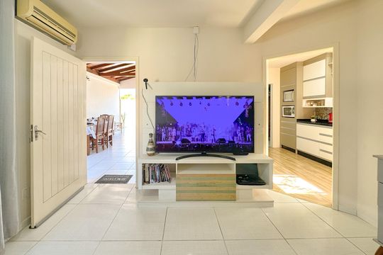 Sala de casa para alugar com 4 quartos, 167m² em Cachoeira do Bom Jesus Leste, Florianópolis