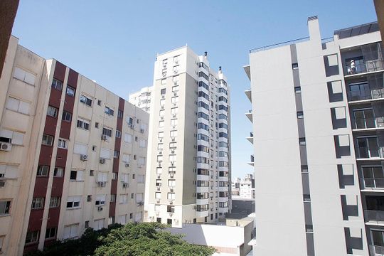 Área de Serviço + Despensa Vista de apartamento à venda com 3 quartos, 150m² em Centro Histórico, Porto Alegre