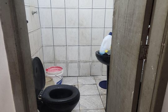 Banheiro de casa para alugar com 2 quartos, 90m² em Boca do Rio, Salvador