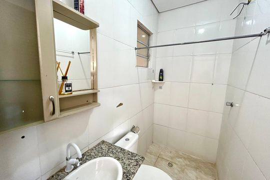Banheiro de casa para alugar com 1 quarto, 35m² em Parque Renato Maia, Guarulhos