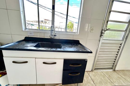 Cozinha  de casa para alugar com 1 quarto, 35m² em Parque Renato Maia, Guarulhos