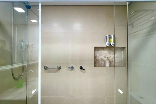 Banheiro da Suíte de apartamento para alugar com 1 quarto, 30m² em Jardim Paulista, São Paulo