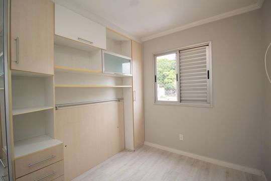 Quarto 1 de apartamento à venda com 2 quartos, 50m² em Jardim Monjolo, São Paulo