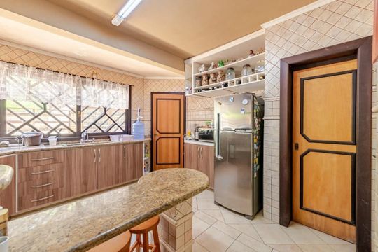 Cozinha de casa à venda com 5 quartos, 460m² em Vila Conceição, Porto Alegre