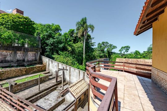 Área externa de casa à venda com 5 quartos, 460m² em Vila Conceição, Porto Alegre