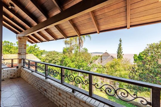 Área externa de casa à venda com 5 quartos, 460m² em Vila Conceição, Porto Alegre