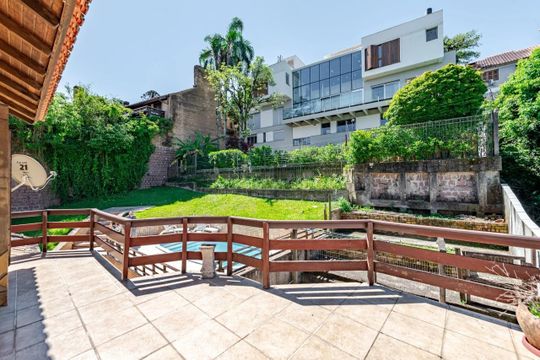 Área externa de casa à venda com 5 quartos, 460m² em Vila Conceição, Porto Alegre