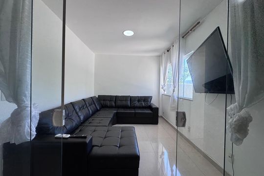Sala de TV de casa de condomínio à venda com 4 quartos, 480m² em Guaratiba, Rio de Janeiro