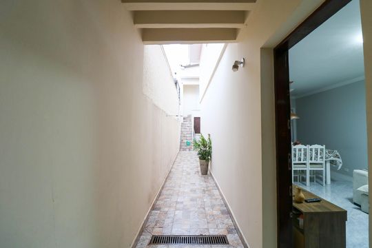 Corredor Lateral de casa para alugar com 3 quartos, 125m² em Campo Belo, São Paulo