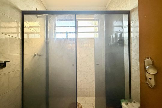 Banheiro de casa à venda com 3 quartos, 115m² em Campo Belo, São Paulo