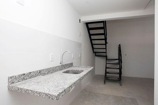 Cozinha + Área de Serviço de apartamento para alugar com 1 quarto, 65m² em Centro Histórico, Porto Alegre