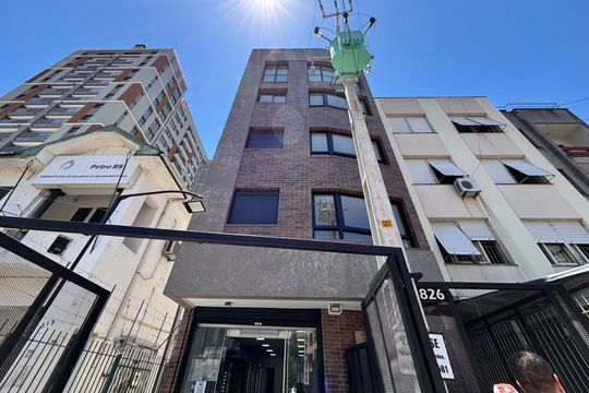 Fachada de apartamento para alugar com 1 quarto, 30m² em Centro Histórico, Porto Alegre
