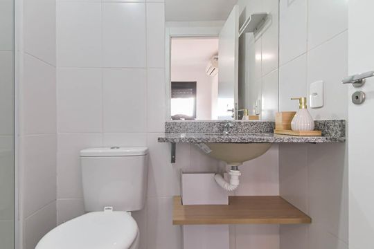 Banheiro de apartamento para alugar com 1 quarto, 26m² em Campo Belo, São Paulo
