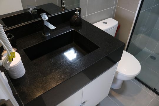 Banheiro de kitnet/studio à venda com 1 quarto, 26m² em Barra Funda, São Paulo