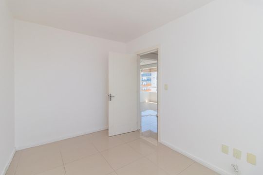 Quarto 2 de apartamento para alugar com 2 quartos, 60m² em Santana, Porto Alegre
