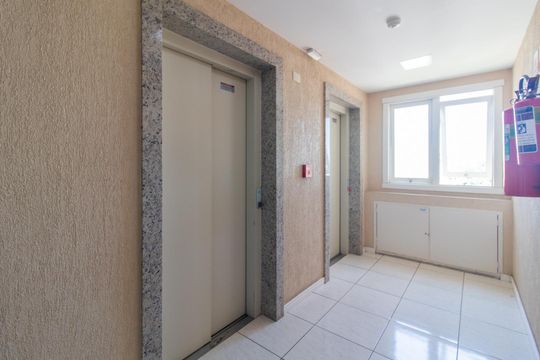 Elevadores de apartamento para alugar com 2 quartos, 60m² em Santana, Porto Alegre
