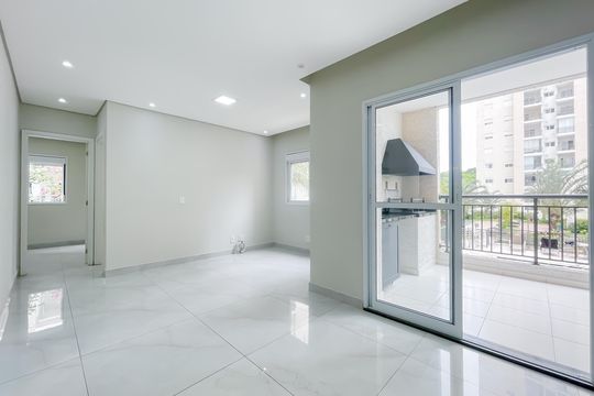 Sala de apartamento à venda com 2 quartos, 70m² em Bussocaba, Osasco