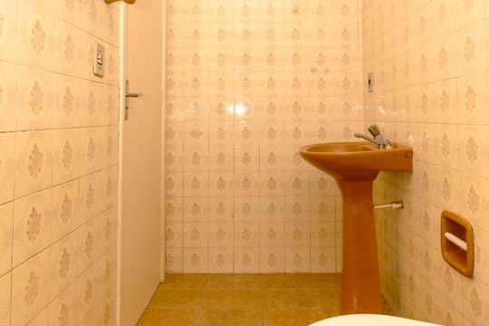 Banheiro de apartamento para alugar com 1 quarto, 38m² em Petrópolis, Porto Alegre
