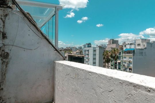 Área Externa de kitnet/studio para alugar com 1 quarto, 77m² em Centro Histórico, Porto Alegre
