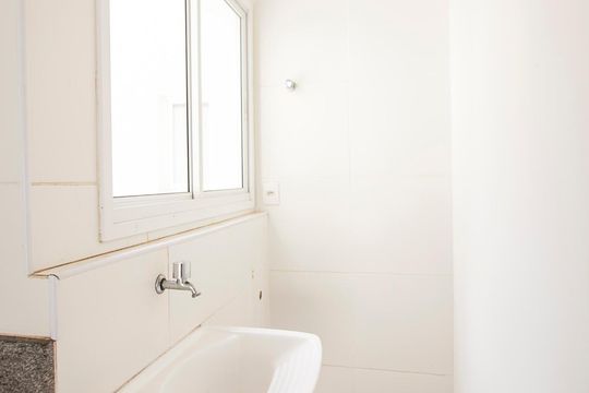 Área de serviço de apartamento para alugar com 2 quartos, 45m² em Tubalina, Uberlândia
