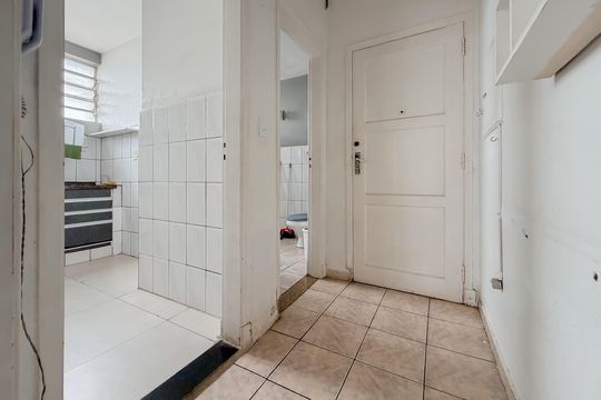 Corredor de kitnet/studio para alugar com 1 quarto, 40m² em Sé, São Paulo