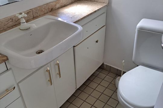 Banheiro de apartamento à venda com 2 quartos, 69m² em Parque Bristol, São Paulo