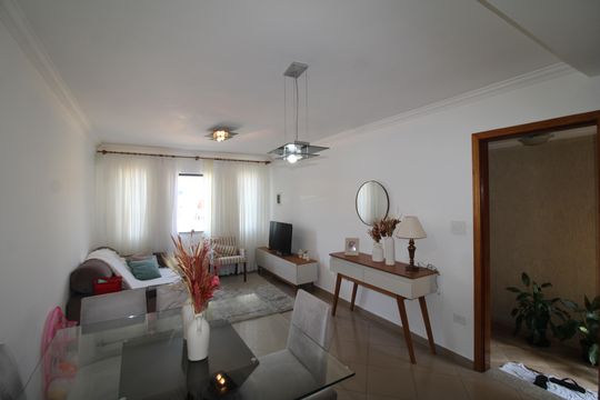 Casa à venda com 3 quartos, 210m² em Parque Peruche, São Paulo