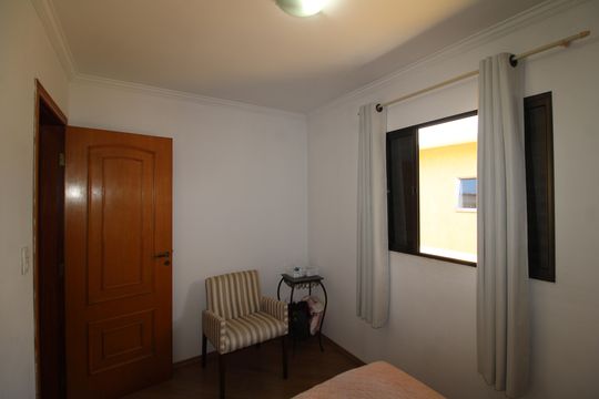 Quarto 1 de casa à venda com 3 quartos, 210m² em Parque Peruche, São Paulo